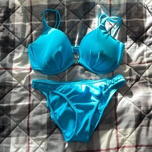Venus bikini size 6